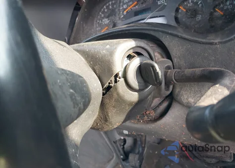 2005 Chevrolet Silverado 1500 Z71 from USA, damaged, VIN 1GCEK14T65E206539